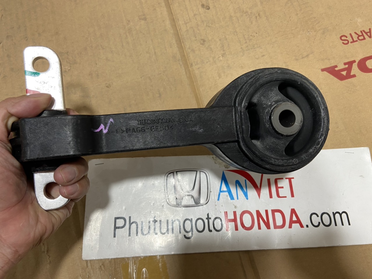 Chân máy bên phụ xe Honda CIVIC 1.8 NĂM 2006-2011